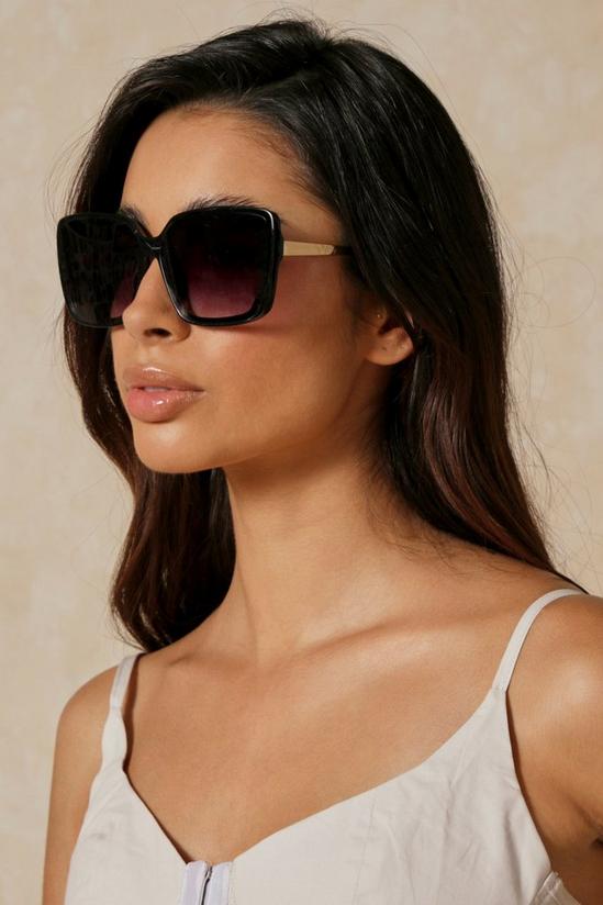 MissPap Oversized Square Framed Sunglasses 1